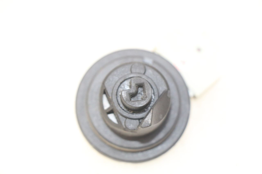 photo de IGNITION SWITCH PIAGGIO LIBERTY IGET 4T 50 (2015 - 2020) - Alternative perspective