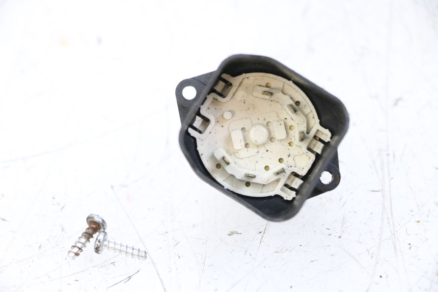 photo de IGNITION SWITCH PIAGGIO MP3 LT 400 (2007 - 2012) - Zoom on usage condition