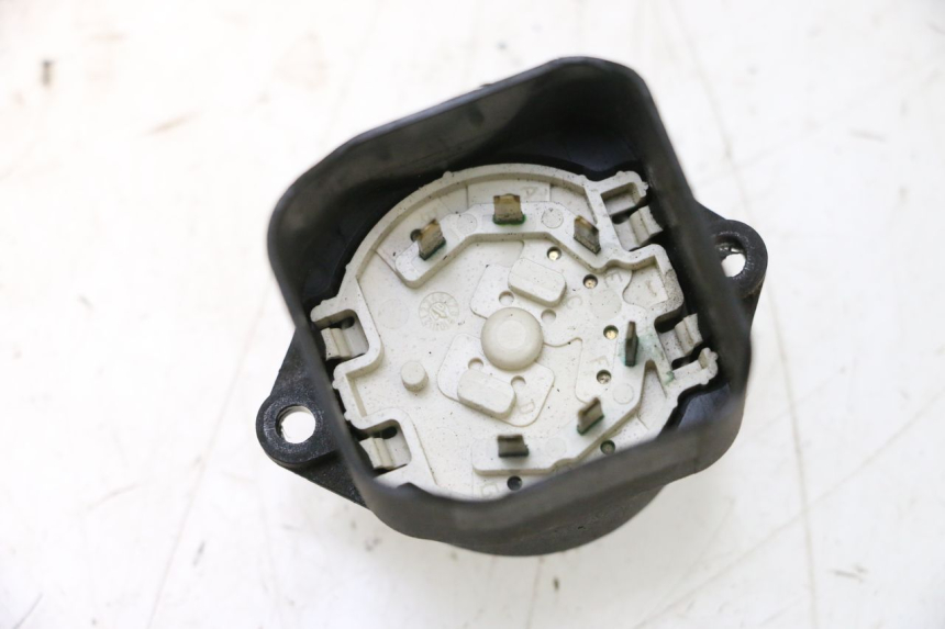 photo de SWITCH PIAGGIO MP3 RL 250 (2006 - 2010) - Zoom on usage condition