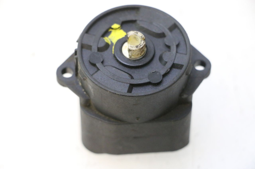 photo de SWITCH PIAGGIO MP3 500 (2011 - 2015) - Technical close-up