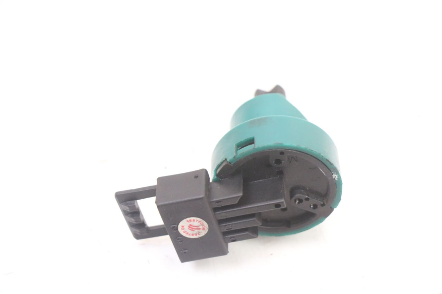 photo de SWITCH PIAGGIO NRG POWER PUREJET 50 (2018 - 2021) - Alternative perspective