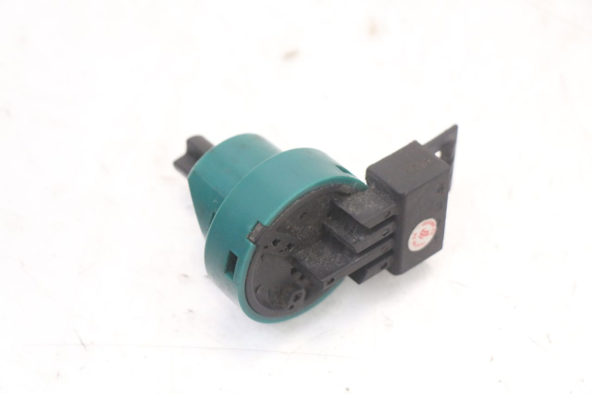 photo de IGNITION SWITCH PIAGGIO VESPA LX 2T 50 (2005 - 2013) - Alternative perspective