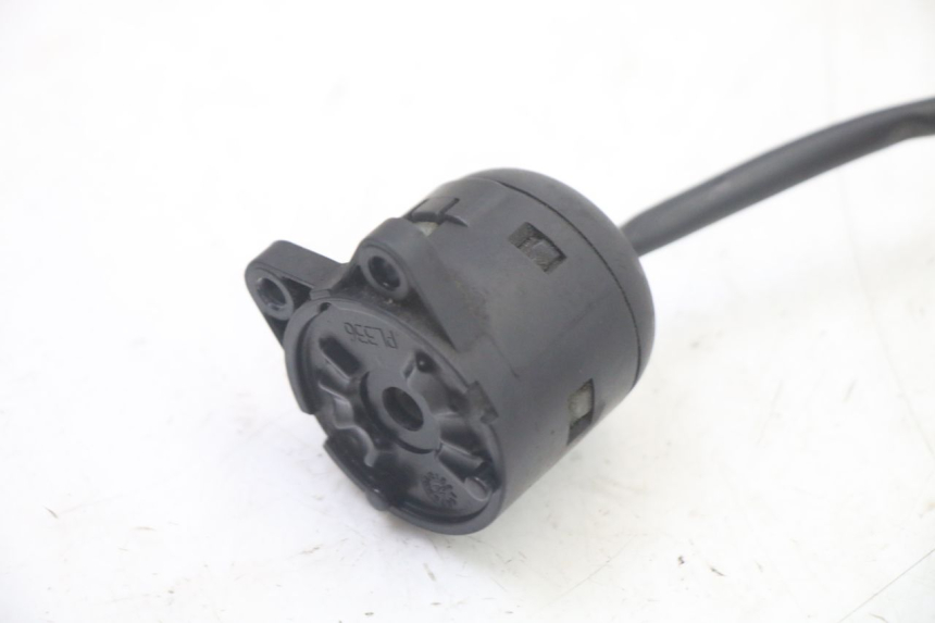 photo de SWITCH APRILIA SCARABEO GT TOURING 125 (1999 - 2005) - Zoom on usage condition