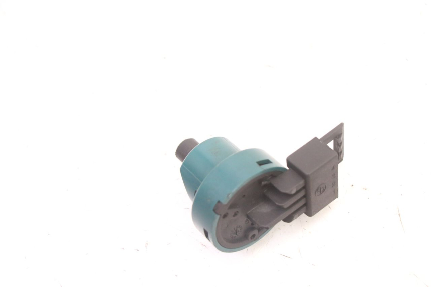 photo de SWITCH PIAGGIO SUPER LX 125 (2000 - 2003) - Zoom on usage condition