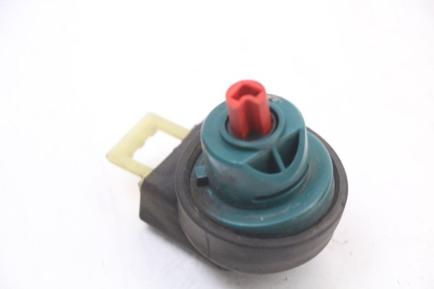 photo de IGNITION SWITCH PIAGGIO X8 125 (2004 - 2007) - Component detail