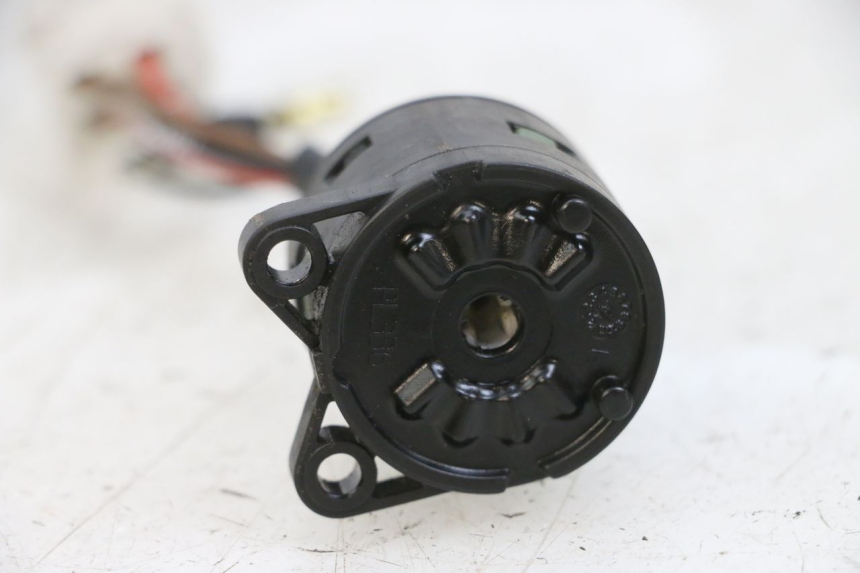 photo de IGNITION SWITCH YAMAHA YP MAJESTY 125 (2002 - 2006) - Zoom on usage condition