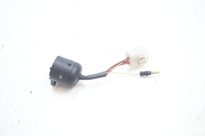 photo de IGNITION SWITCH YAMAHA YP MAJESTY 125 (2002 - 2006) - Alternative perspective