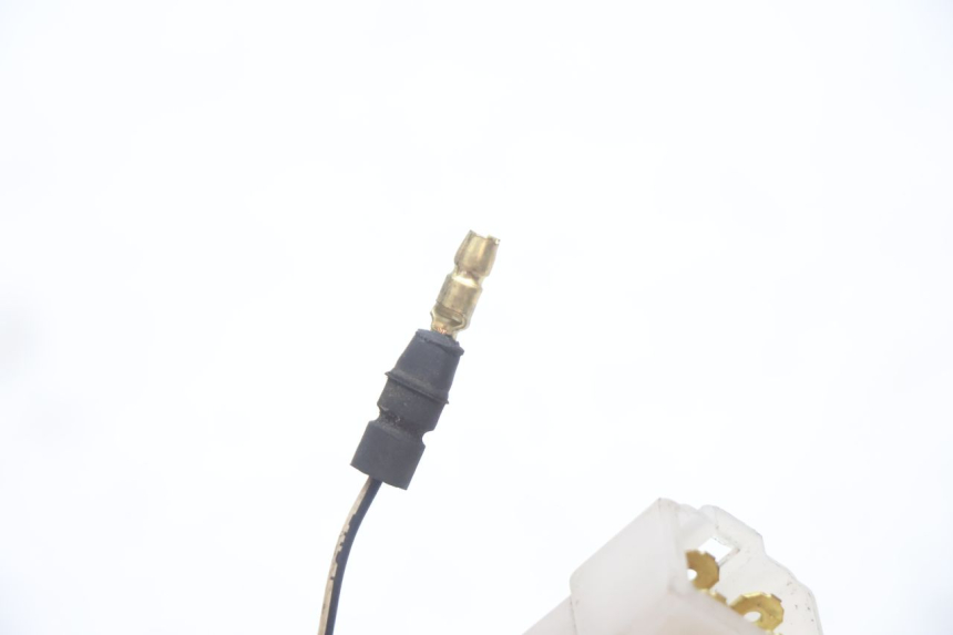photo de IGNITION SWITCH YAMAHA YP MAJESTY 125 (2002 - 2006) - Technical close-up