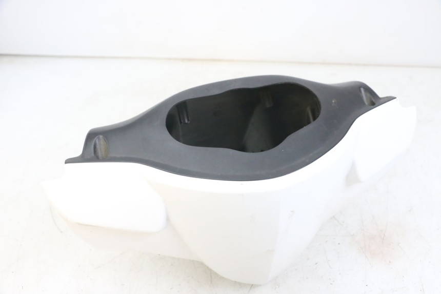 photo de HANDLEBAR COVER KYMCO AGILITY 4T 50 (2018 - 2022) - Surface and material condition