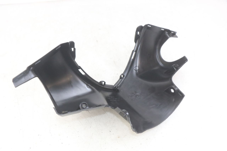 photo de REAR HANDLEBAR COVER KYMCO AGILITY 16+ 4T 50 (2018 - 2023) - Technical close-up