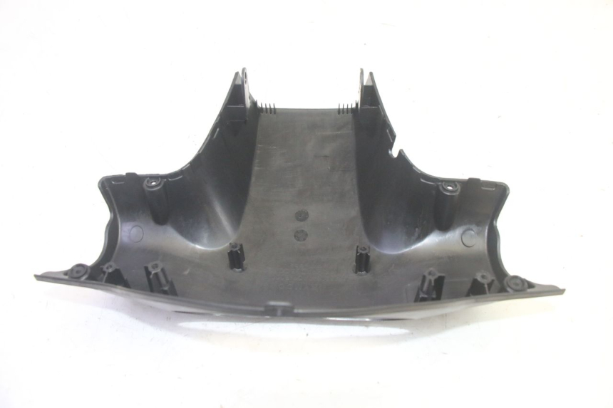 photo de REAR HANDLEBAR COVER KYMCO AGILITY 4T 50 (2018 - 2022) - Technical close-up