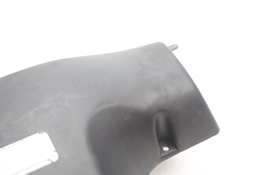 photo de REAR HANDLEBAR COVER KYMCO AGILITY 4T 50 (2005 - 2018) - Technical close-up