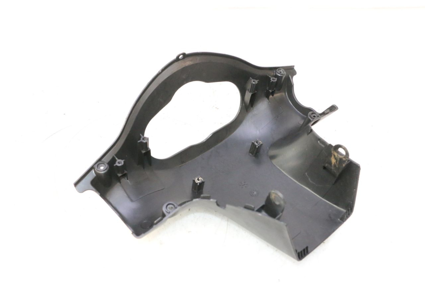 photo de REAR HANDLEBAR COVER KYMCO AGILITY 4T 50 (2018 - 2022) - Fixing points details