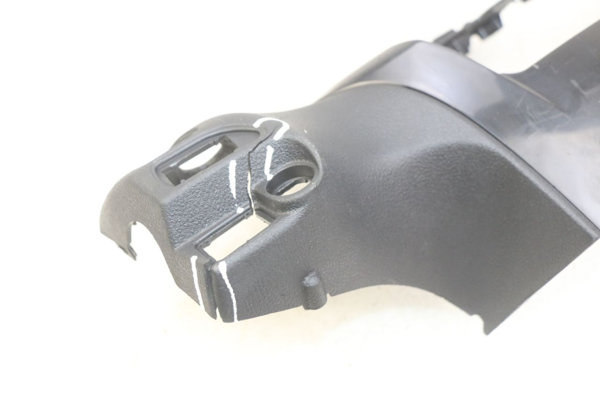 photo de REAR HANDLEBAR COVER PIAGGIO BEVERLY 125 (2010 - 2015) - Surface and material condition