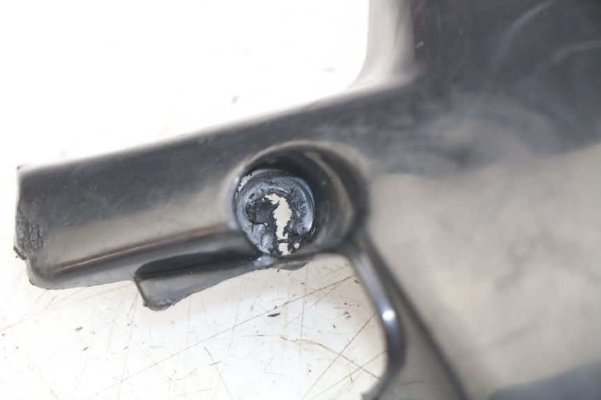 photo de REAR HANDLEBAR COVER MBK BOOSTER SPIRIT 50 (1999 - 2003) - Alternative perspective