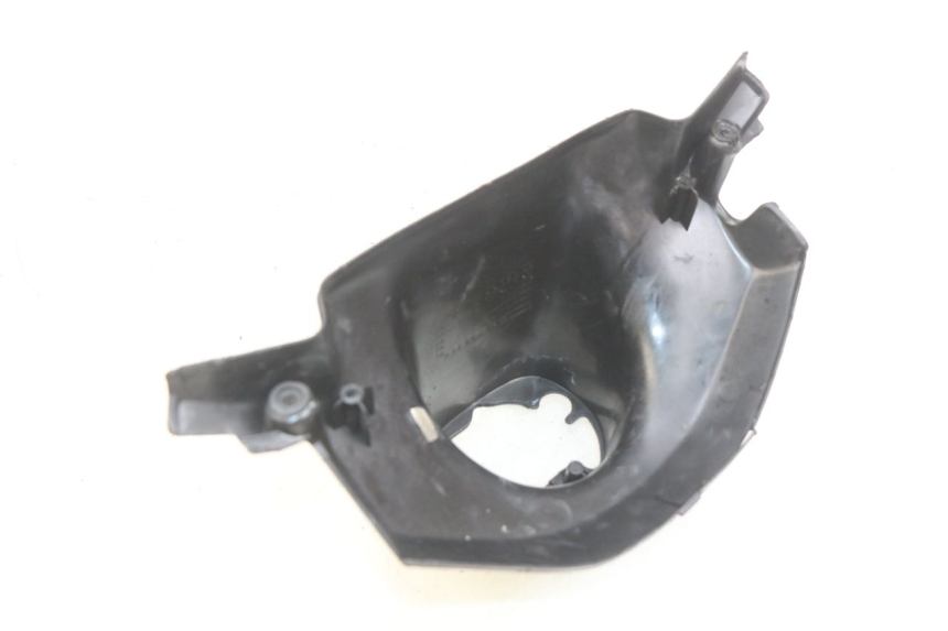 photo de REAR HANDLEBAR COVER MBK BOOSTER SPIRIT 50 (1999 - 2003) - Fixing points details