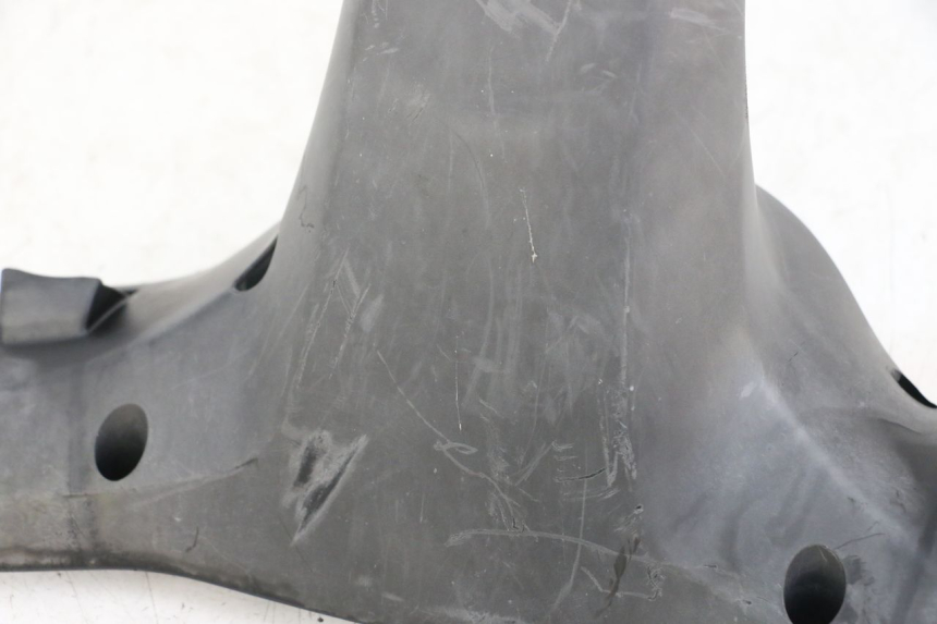 photo de REAR HANDLEBAR COVER MBK BOOSTER SPIRIT 50 (2004 - 2017) - Zoom on usage condition