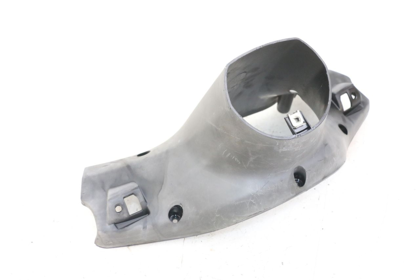 photo de REAR HANDLEBAR COVER MBK BOOSTER SPIRIT 50 (2004 - 2017) - Technical close-up