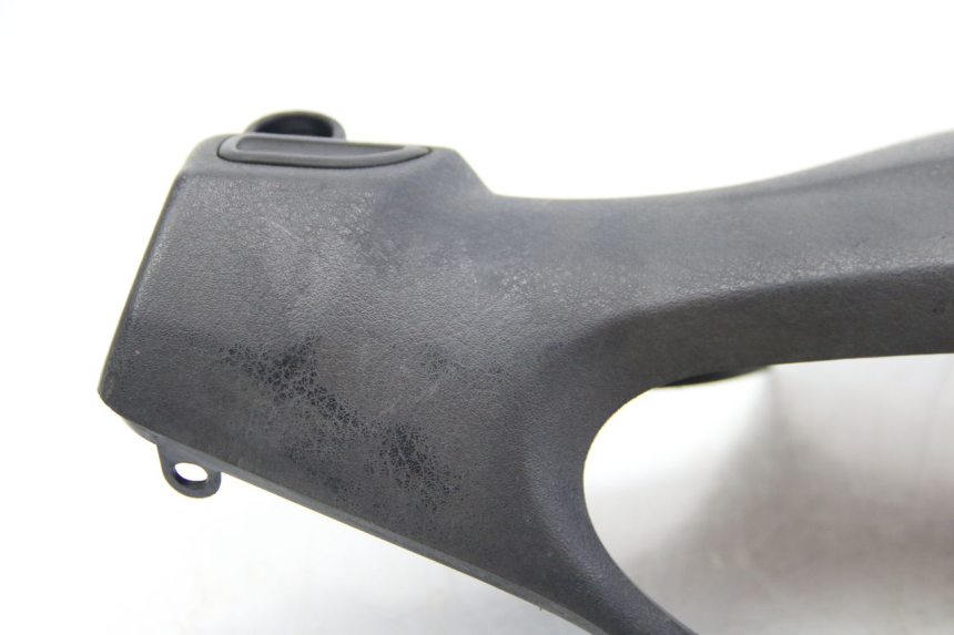 photo de REAR HANDLEBAR COVER DERBI BOULEVARD 50 (2009 - 2006) - High-resolution close-up