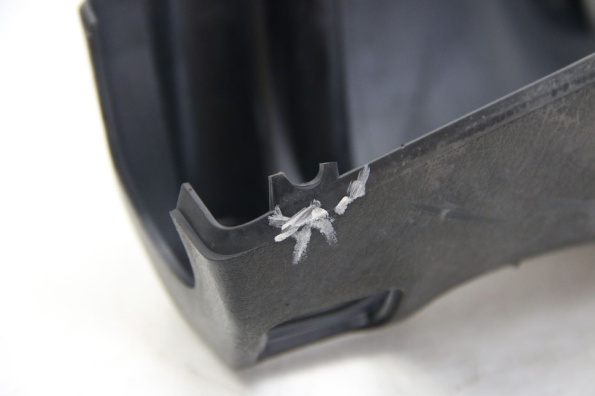 photo de REAR HANDLEBAR COVER DERBI BOULEVARD 50 (2009 - 2006) - Technical close-up