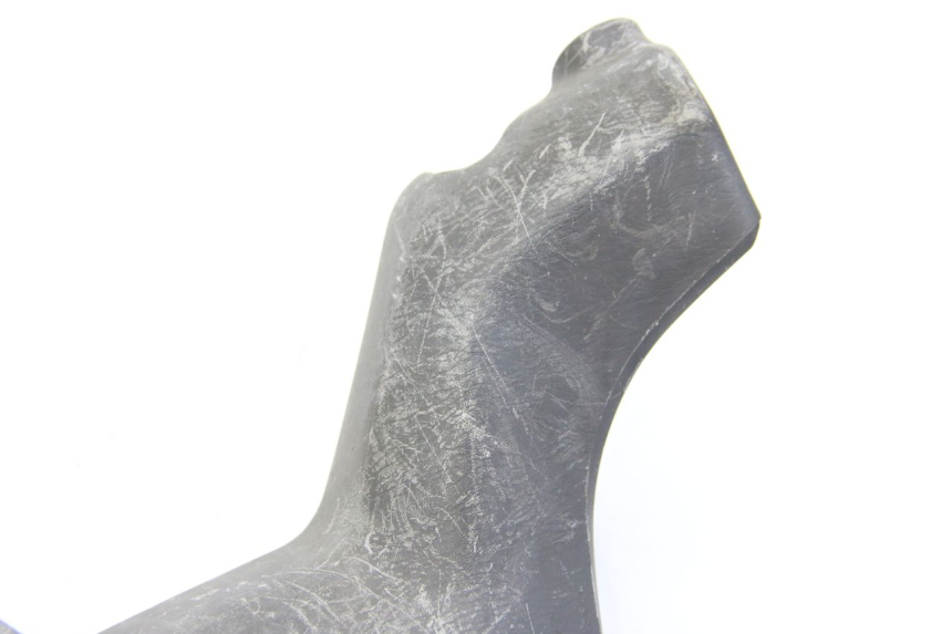 photo de REAR HANDLEBAR COVER SUZUKI BURGMAN 125 (2007 - 2014) - Surface and material condition