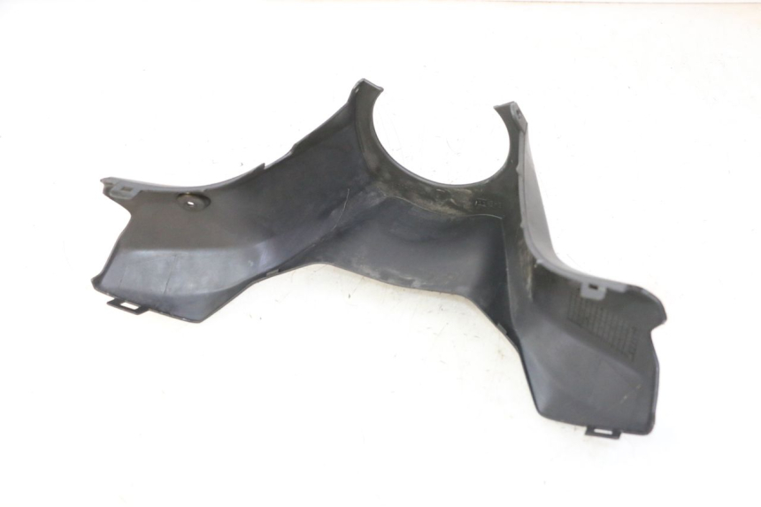 photo de REAR HANDLEBAR COVER SUZUKI BURGMAN 125 (2007 - 2014) - Technical close-up