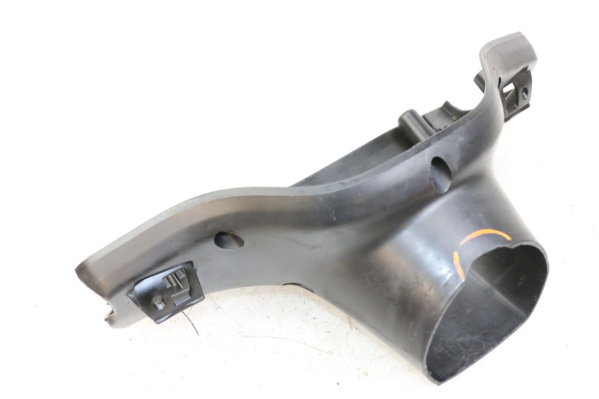 photo de REAR HANDLEBAR COVER YAMAHA BW'S 50 (2004 - 2017) - Fixing points details