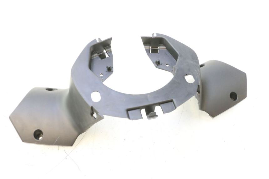 photo de REAR HANDLEBAR COVER PEUGEOT CITYSTAR 2T 50 (2018 - 2021) - Zoom on usage condition