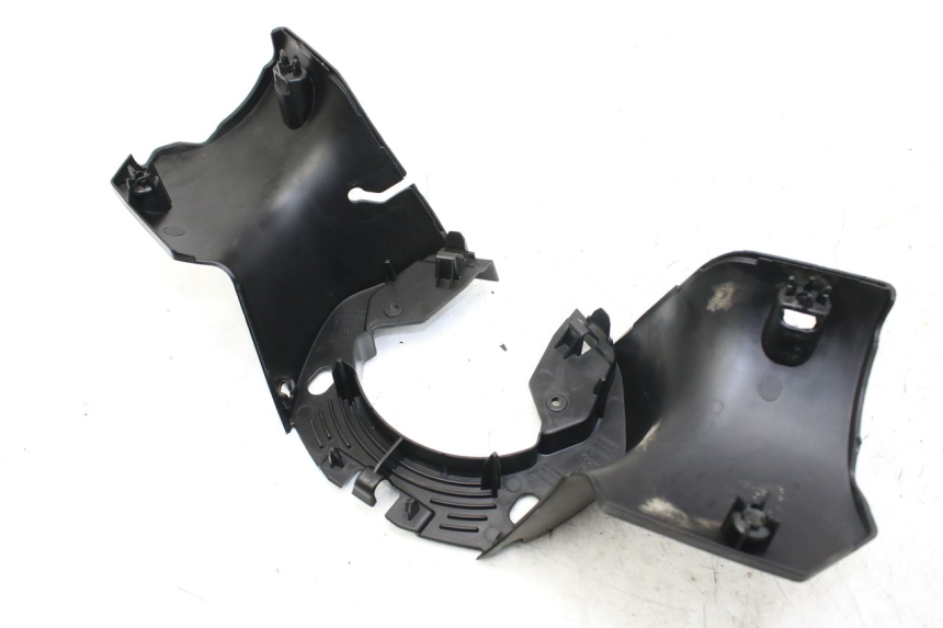 photo de REAR HANDLEBAR COVER PEUGEOT CITYSTAR 50 (2013 - 2017) - Technical close-up