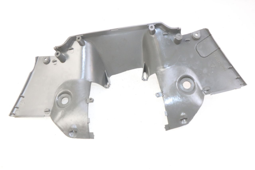 photo de REAR HANDLEBAR COVER SUZUKI CP 80 (1985 - 1996) - Technical close-up