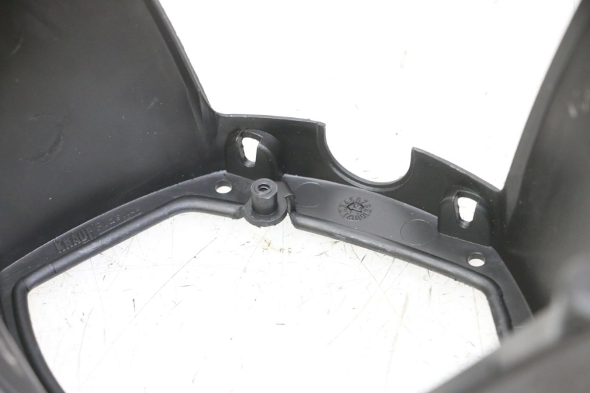 photo de HANDLE BAR REAR PANEL PEUGEOT ELYSTAR 125 (2002 - 2007) - Fixing points details