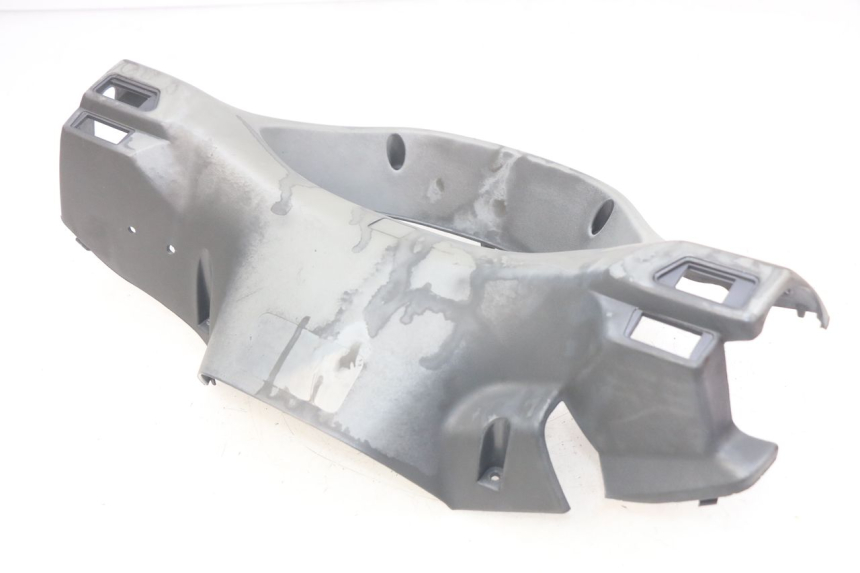 photo de REAR HANDLEBAR COVER HONDA FES PANTHEON 2T 125 (1998 - 2002) - Fixing points details