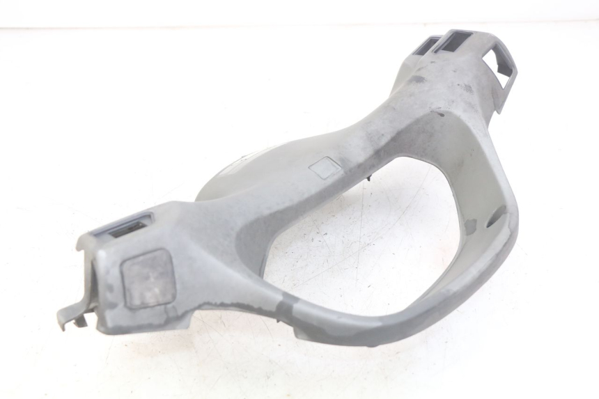 photo de REAR HANDLEBAR COVER HONDA FES PANTHEON 2T 125 (1998 - 2002) - Technical close-up