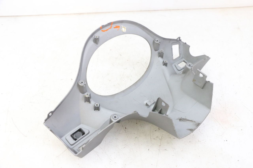 photo de REAR HANDLEBAR COVER SYM FIDDLE 3 III 125 (2014 - 2020) - Alternative perspective