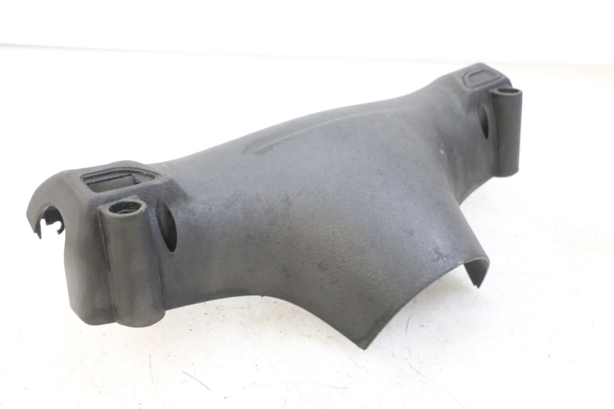 photo de REAR HANDLEBAR COVER PIAGGIO FLY 2T 50 (2004 - 2017) - Component detail