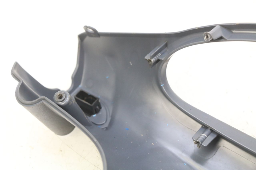 photo de REAR HANDLEBAR COVER PIAGGIO FLY 100 (2006 - 2010) - Technical close-up