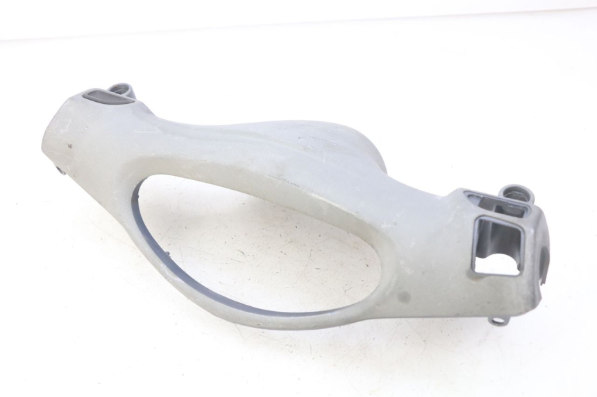 photo de REAR HANDLEBAR COVER PIAGGIO FLY 100 (2006 - 2010) - Fixing points details