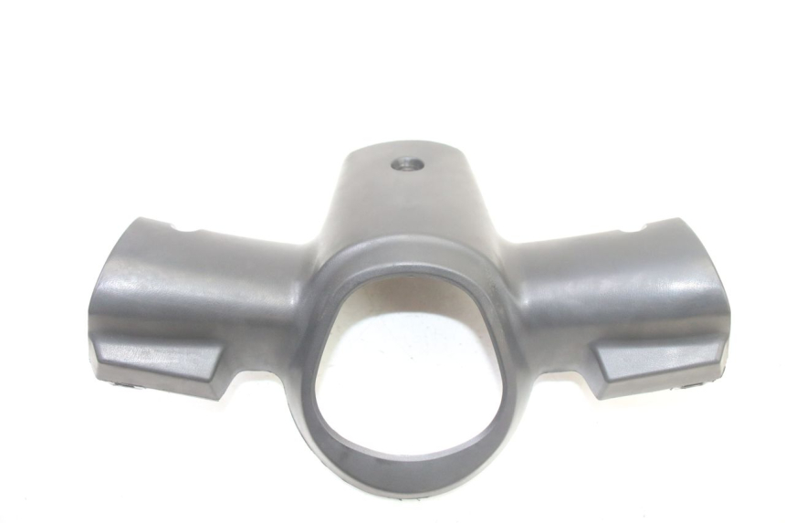 photo de REAR HANDLEBAR COVER VENESI FLY RETRO 4T 50 (2020 - 2025) - Zoom on usage condition