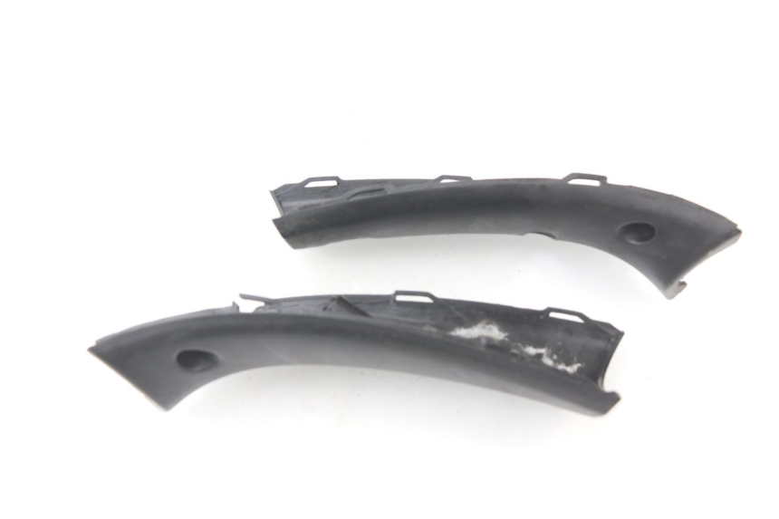 photo de HANDLE BAR REAR PANEL KYMCO GRAND DINK 250 (2002 - 2007) - Zoom on usage condition