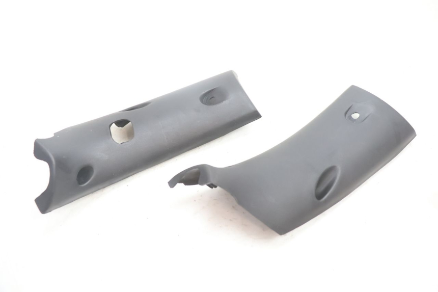 photo de HANDLE BAR REAR PANEL KYMCO GRAND DINK 125 (2008 - 2014) - Zoom on usage condition