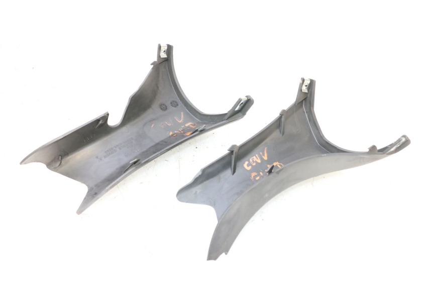 photo de HANDLE BAR REAR PANEL SYM GTS EVO 125 (2009 - 2013) - Technical close-up