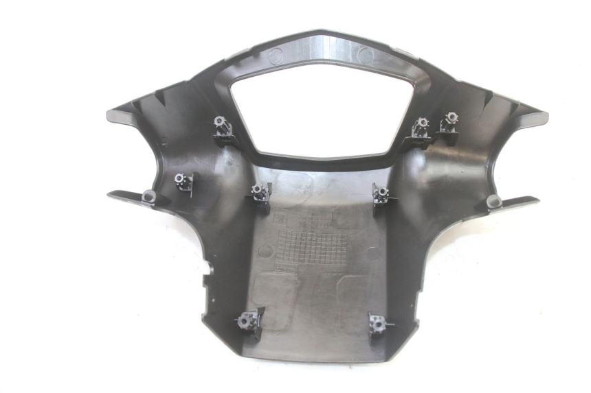 photo de REAR HANDLEBAR COVER PEUGEOT KISBEE 2T 50 (2010 - 2017) - Alternative perspective