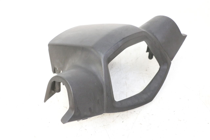 photo de REAR HANDLEBAR COVER PEUGEOT KISBEE 2T 50 (2010 - 2017) - Technical close-up