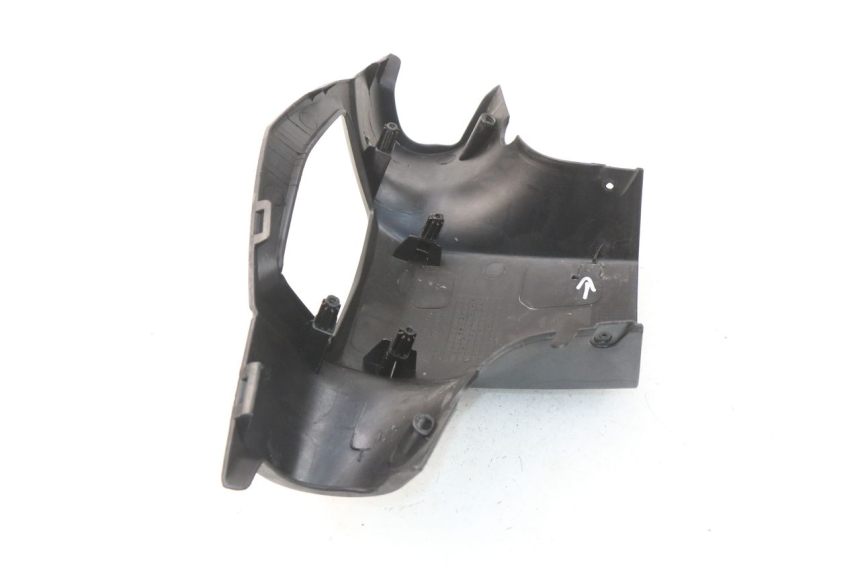 photo de REAR HANDLEBAR COVER PEUGEOT KISBEE 4T 50 (2018 - 2022) - Technical close-up