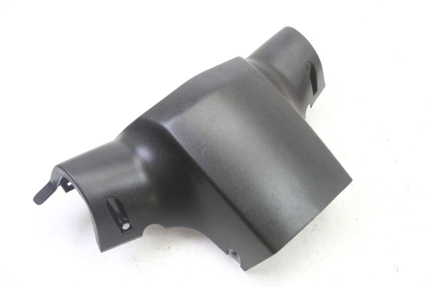 photo de REAR HANDLEBAR COVER PEUGEOT KISBEE 4T 50 (2018 - 2022) - Zoom on usage condition