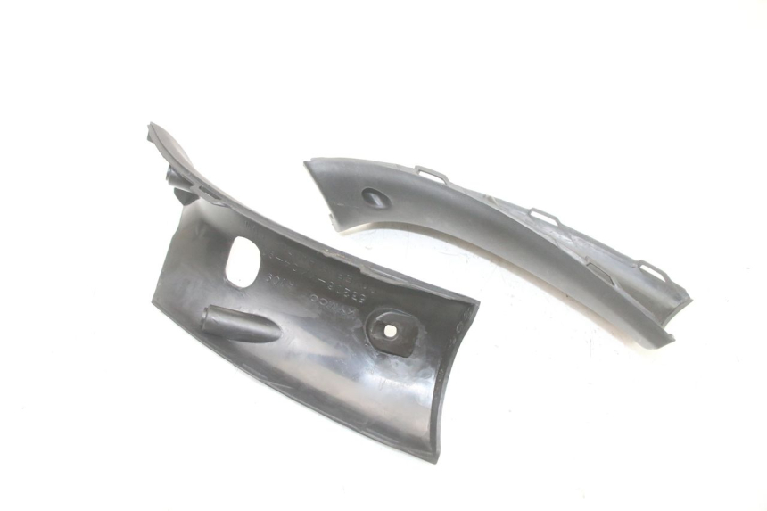 photo de HANDLE BAR REAR PANEL KYMCO GRAND DINK 125 (2008 - 2014) - Technical close-up