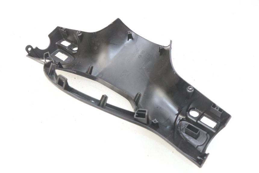 photo de REAR HANDLEBAR COVER PIAGGIO LIBERTY IGET 4T 50 (2015 - 2020) - Technical close-up