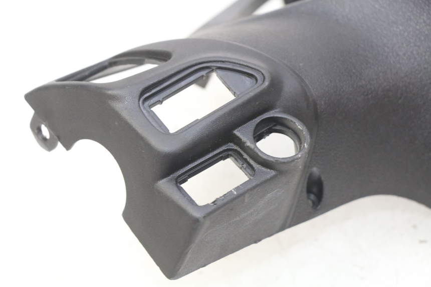 photo de REAR HANDLEBAR COVER PIAGGIO LIBERTY IGET 4T 50 (2015 - 2020) - Fixing points details