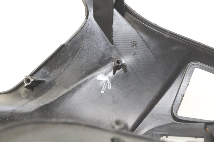 photo de REAR HANDLEBAR COVER PIAGGIO LIBERTY IGET S 125 (2016 - 2020) - Alternative perspective