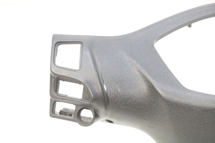 photo de REAR HANDLEBAR COVER PIAGGIO LIBERTY IGET S 125 (2016 - 2020) - Fixing points details